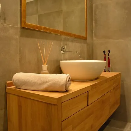 Ice Breaker Appartamento *