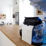 Ice Breaker Apartman